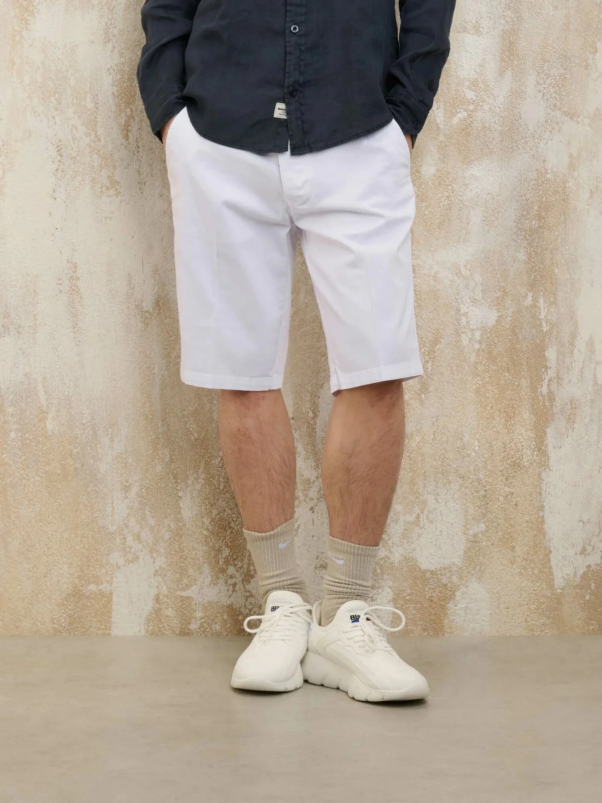 BLAUER Bermuda Uomo MACULLAR 25SBLUP02352 006855 100 Bianco - Image 2