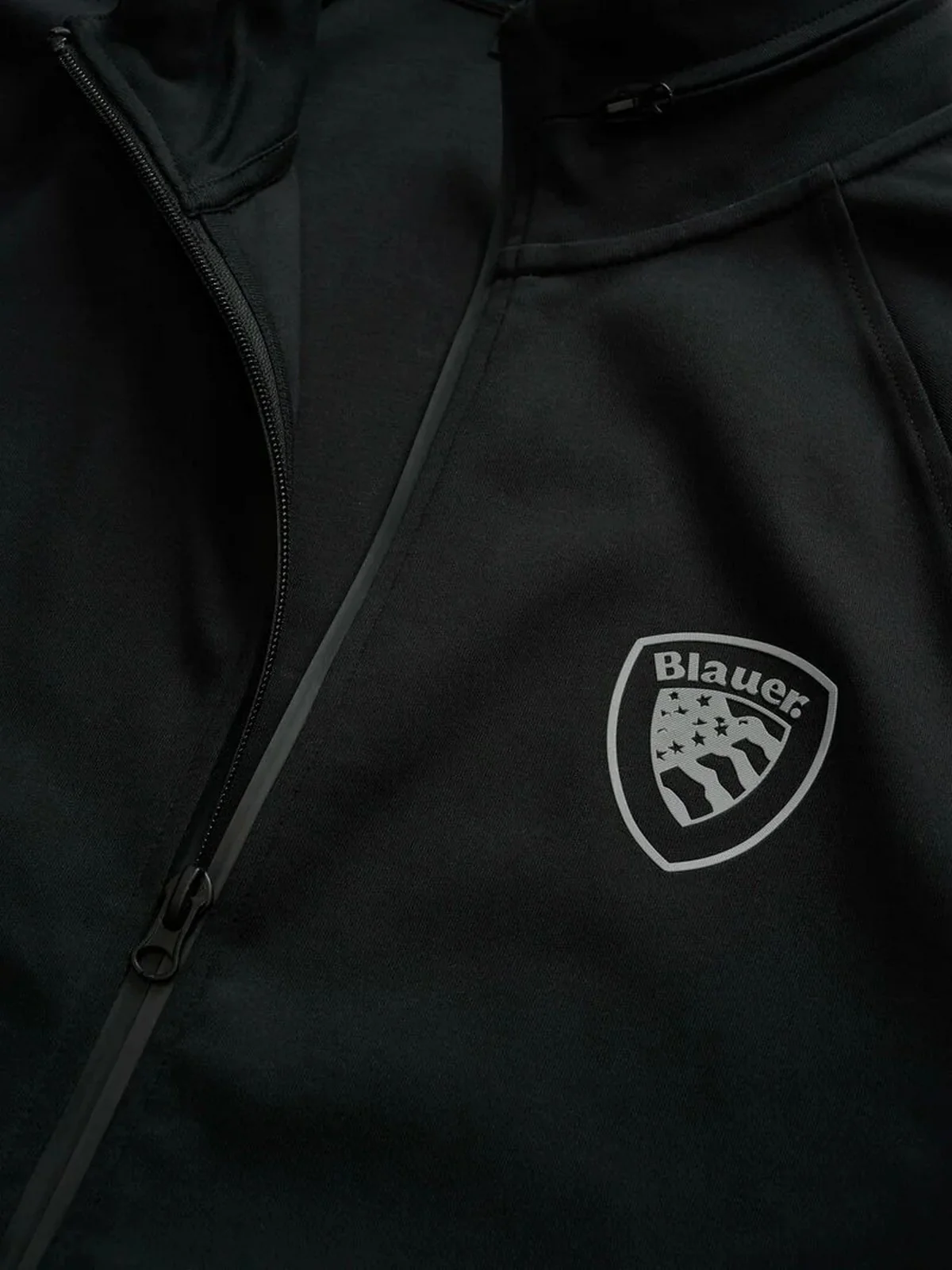 BLAUER Felpa Uomo NELSON 25WBLUF01228 007301 999 Nero - Image 2