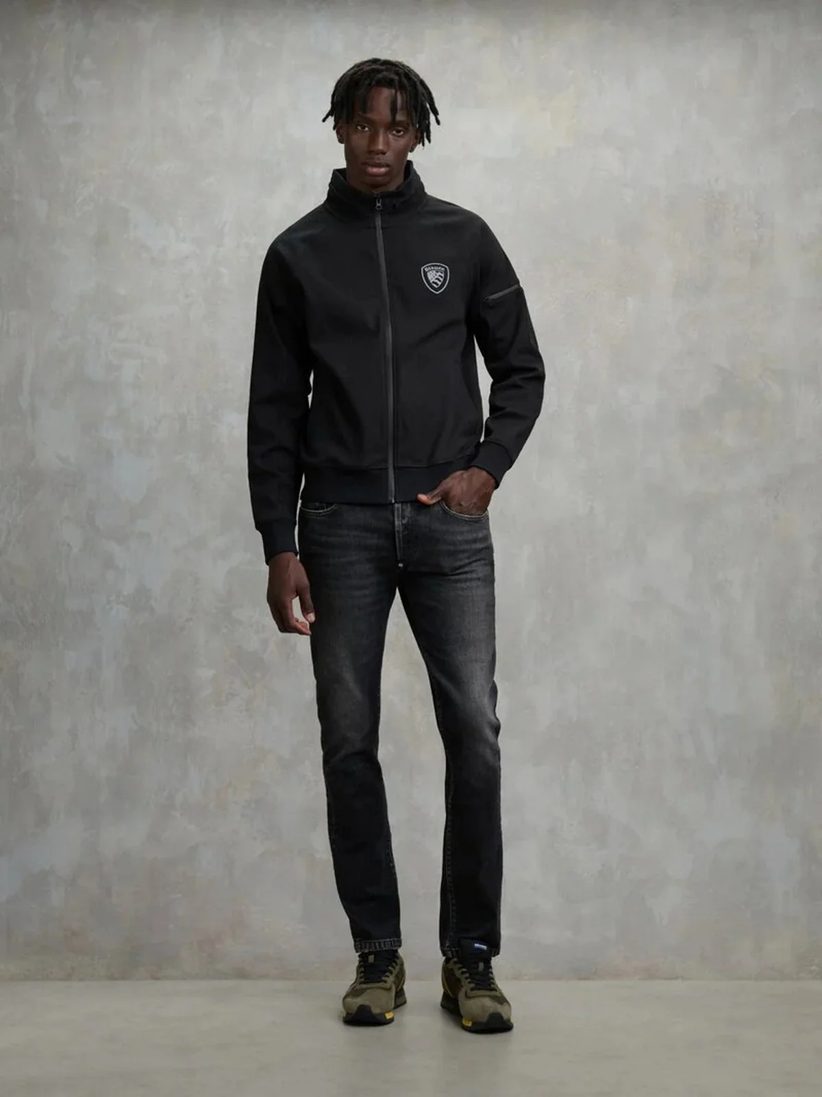 BLAUER Felpa Uomo NELSON 25WBLUF01228 007301 999 Nero - Image 4