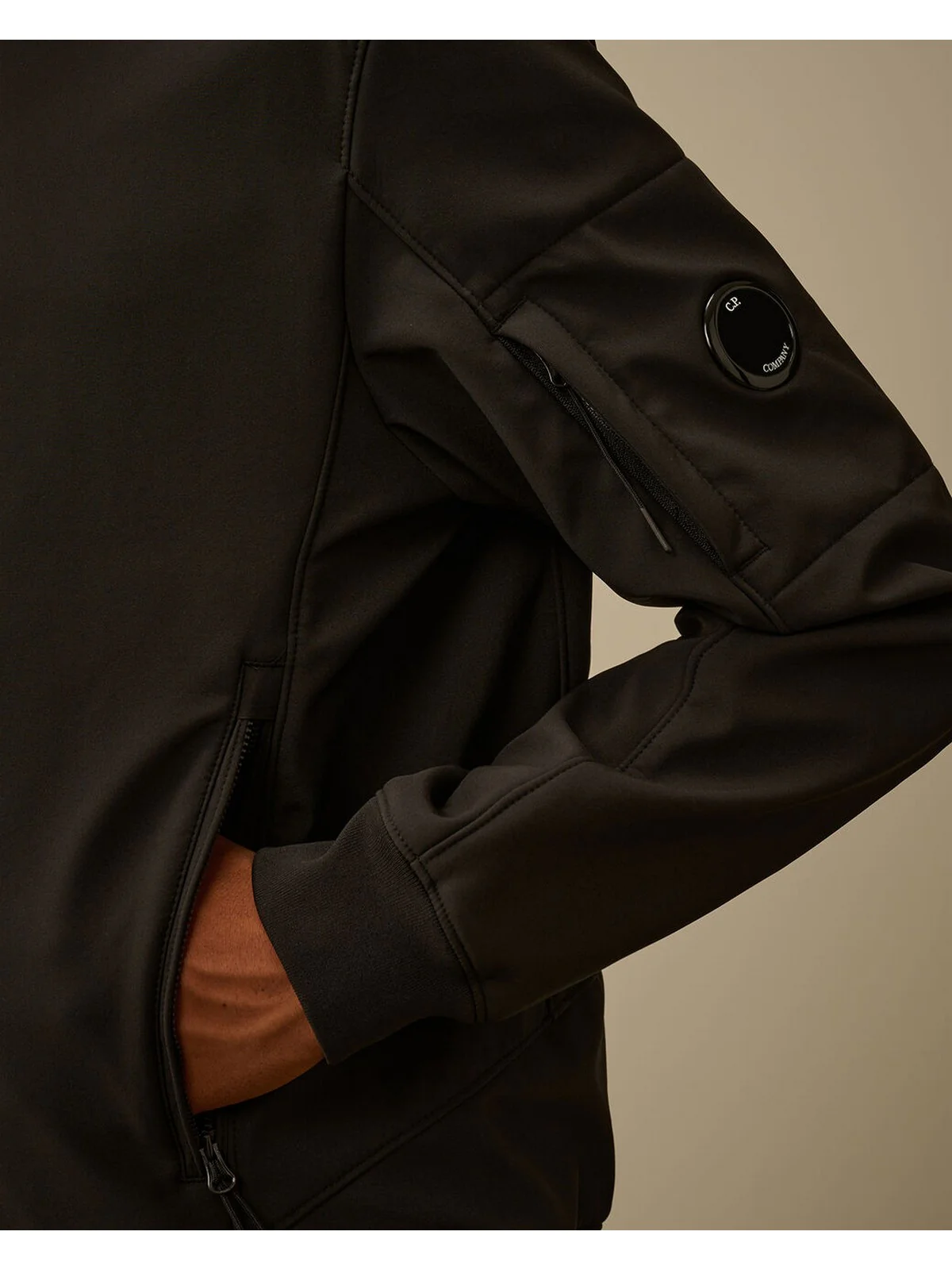C.P. COMPANY Giubbino Uomo  RFCMOW701A006097A 999 999 - BLACK - Image 4