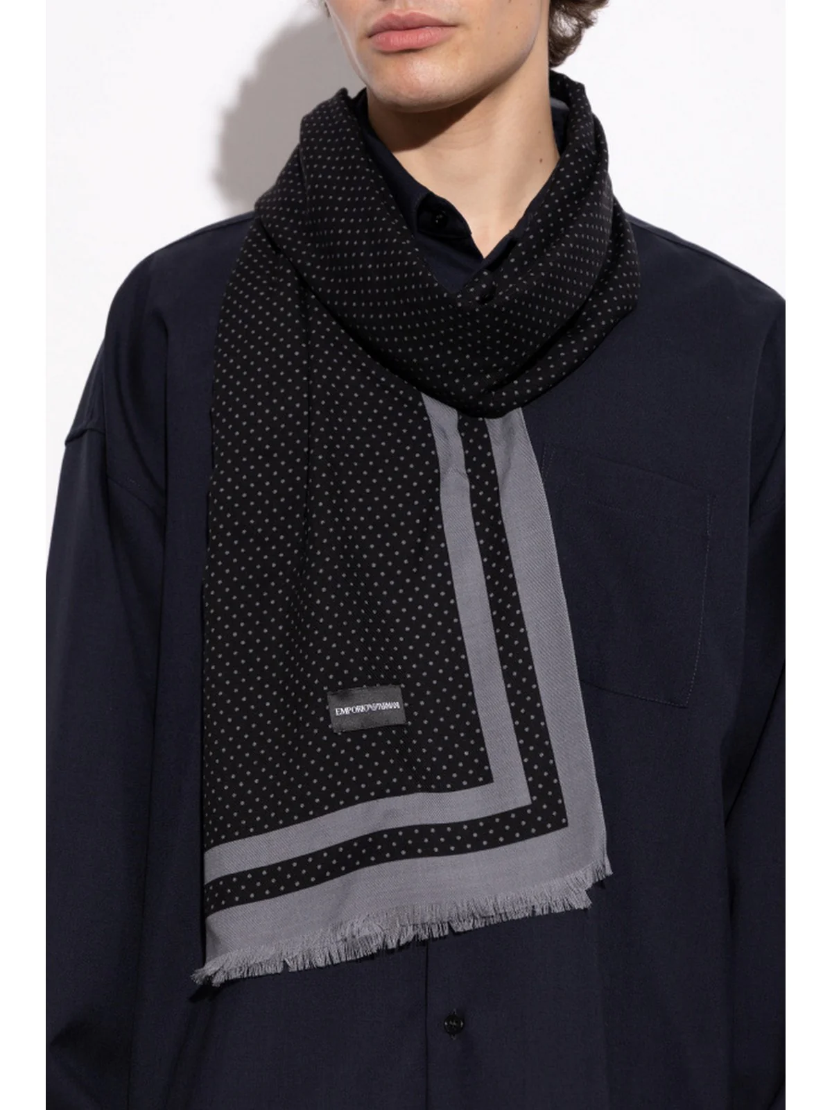 EMPORIO ARMANI Stola Uomo EM003845 AF20009 FC255 BLACK+FANCY POIS GREY - Image 3