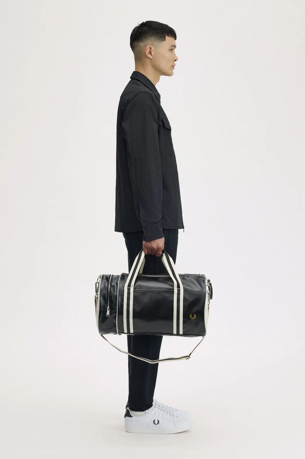 FRED PERRY Borsone Uomo FP CLASSIC BARREL BAG FP-L7255-57 D57 BLACK/ECRU - Image 6
