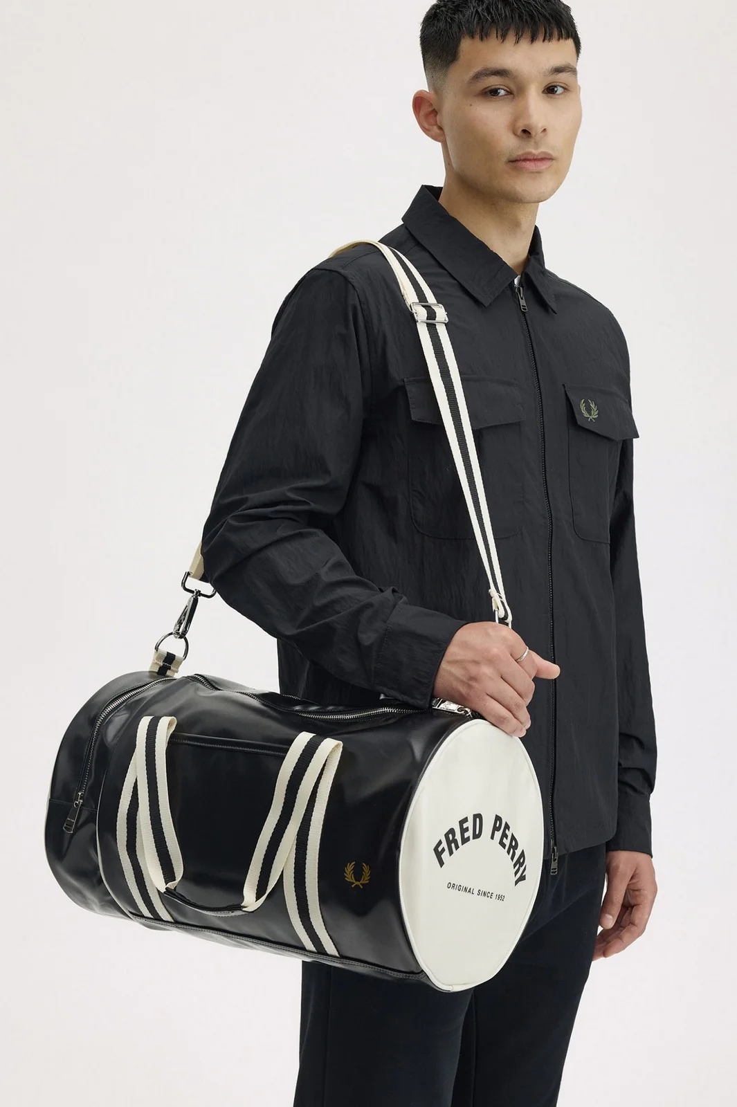 FRED PERRY Borsone Uomo FP CLASSIC BARREL BAG FP-L7255-57 D57 BLACK/ECRU - Image 8