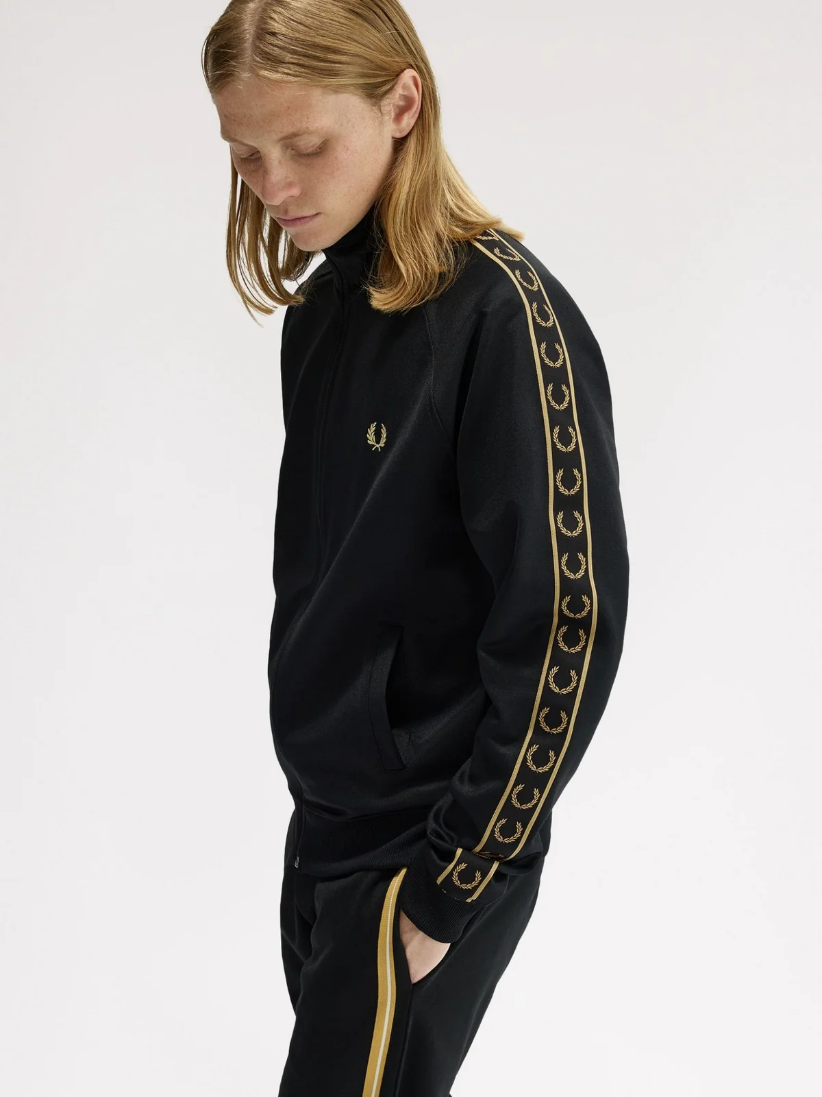 FRED PERRY Felpa Uomo FP CONTRAST TAPE TRACK JACKET FP-J5557-57 90A BLACK/CHAMPAGNE - Image 4