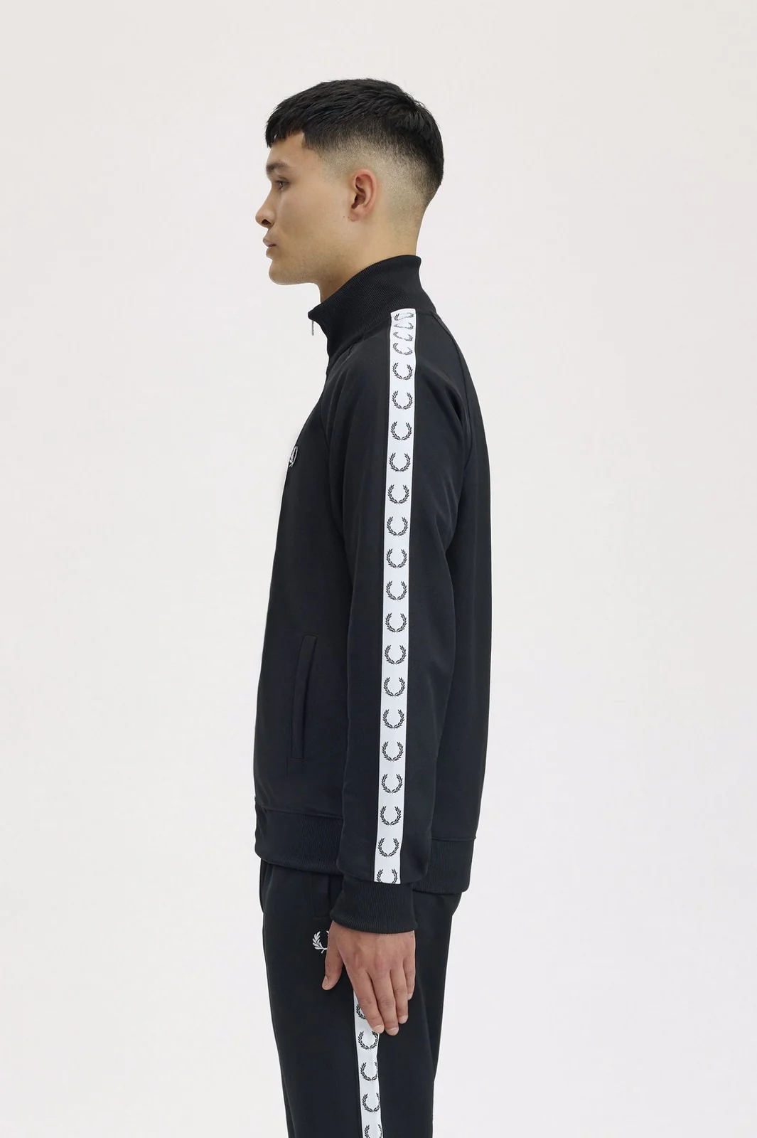 FRED PERRY Felpa Uomo FP TAPED TRACK JACKET FP-J4620-57 198 BLACK - Image 6