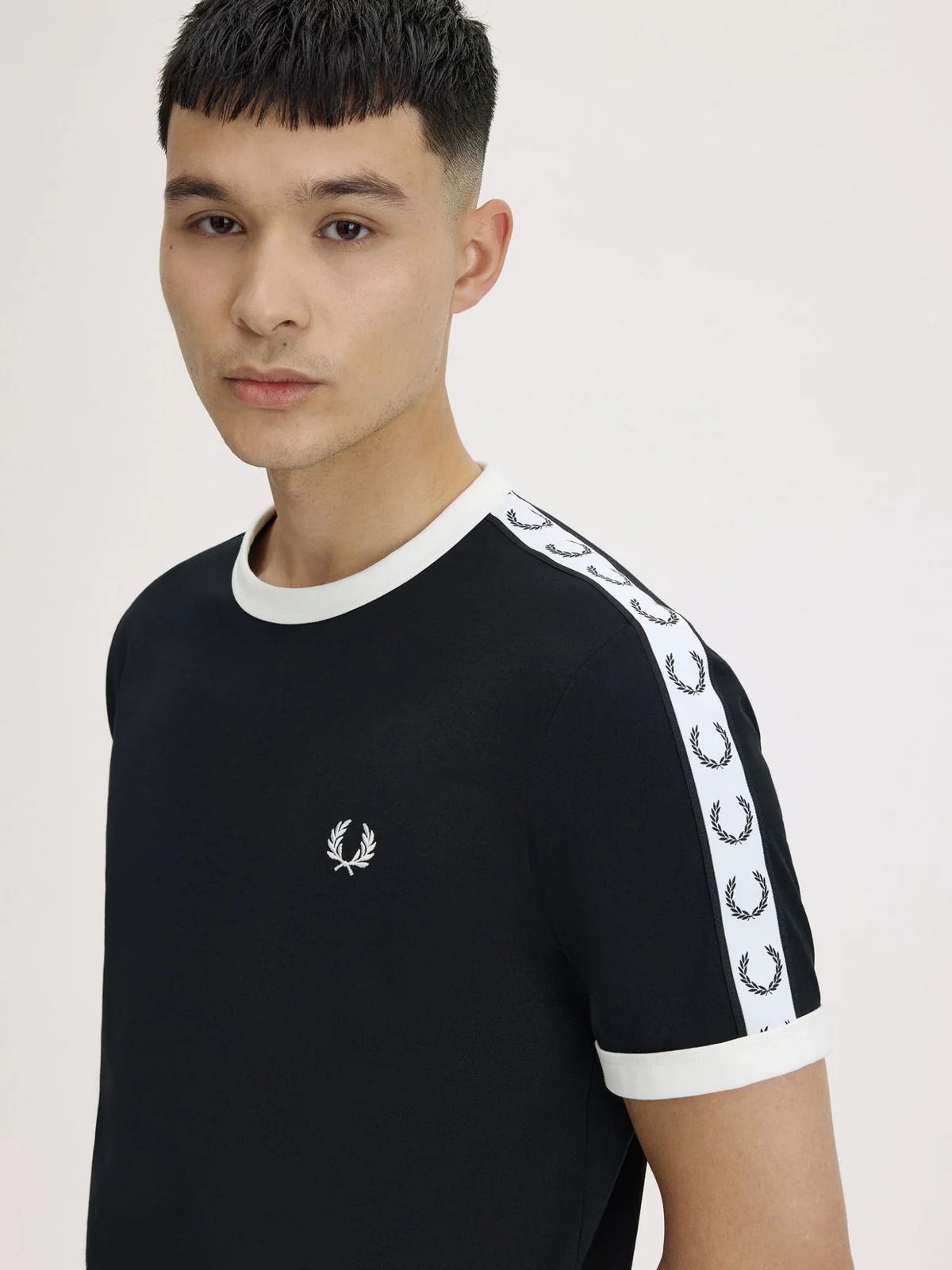 FRED PERRY T-shirt Uomo FP TAPED RINGER T-SHIRT FP-M4620-57 102 BLACK - Image 4