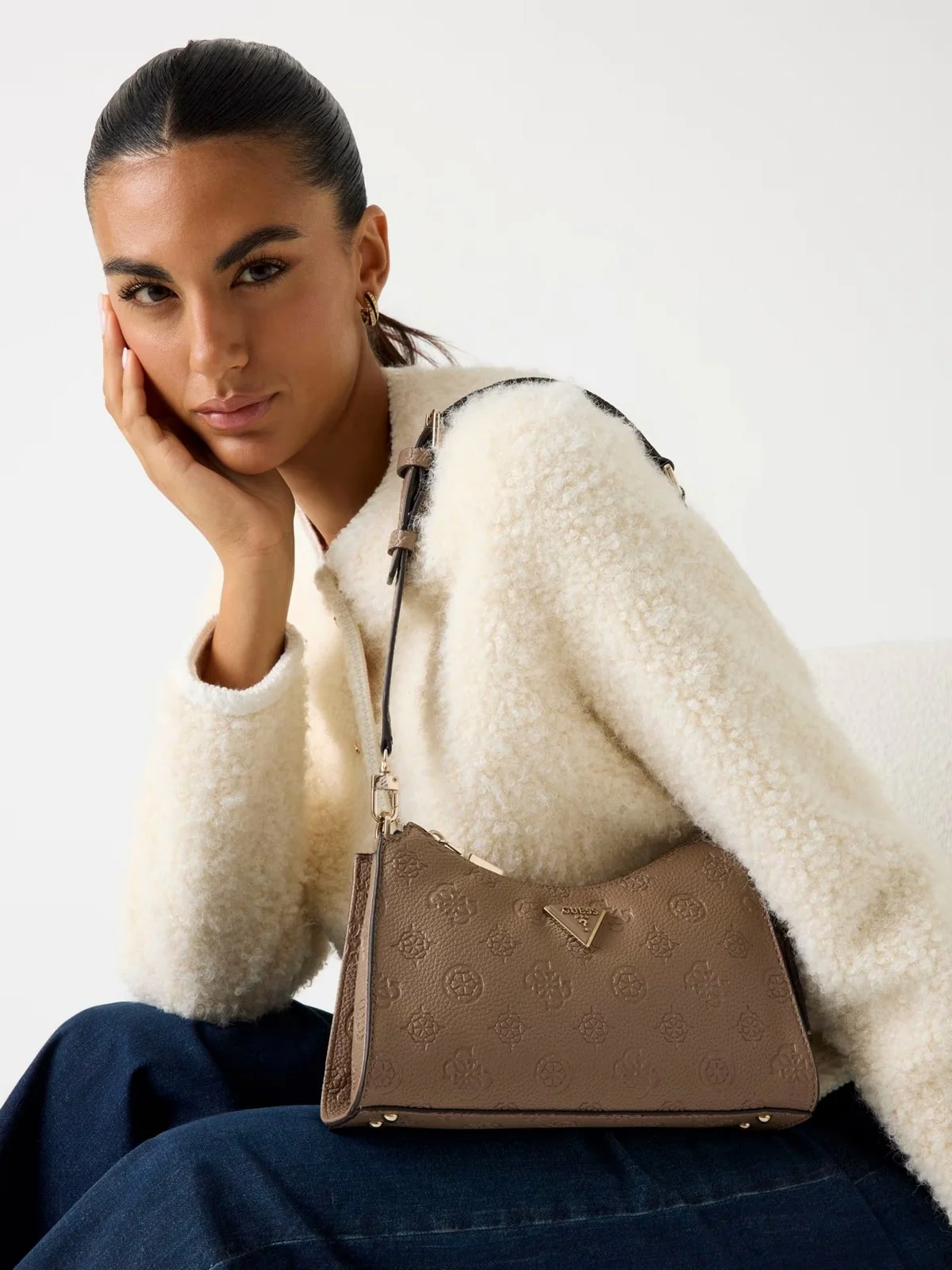 GUESS Borsa Donna CRESIDIA II TOP ZIP SHLDR BAG HWPD98 88180 DKO DARK TAUPE LOGO - Image 2