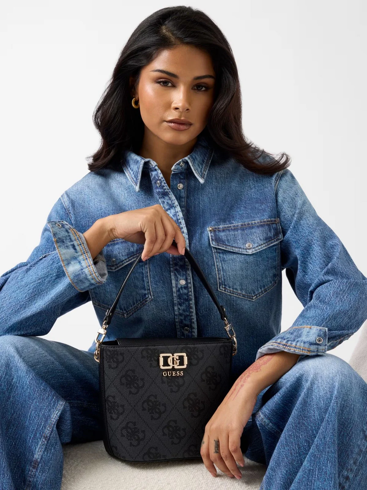 GUESS Borsa Donna KARNILLA LOGO BUCKET HWOS99 01010 CLO COAL LOGO - Image 2