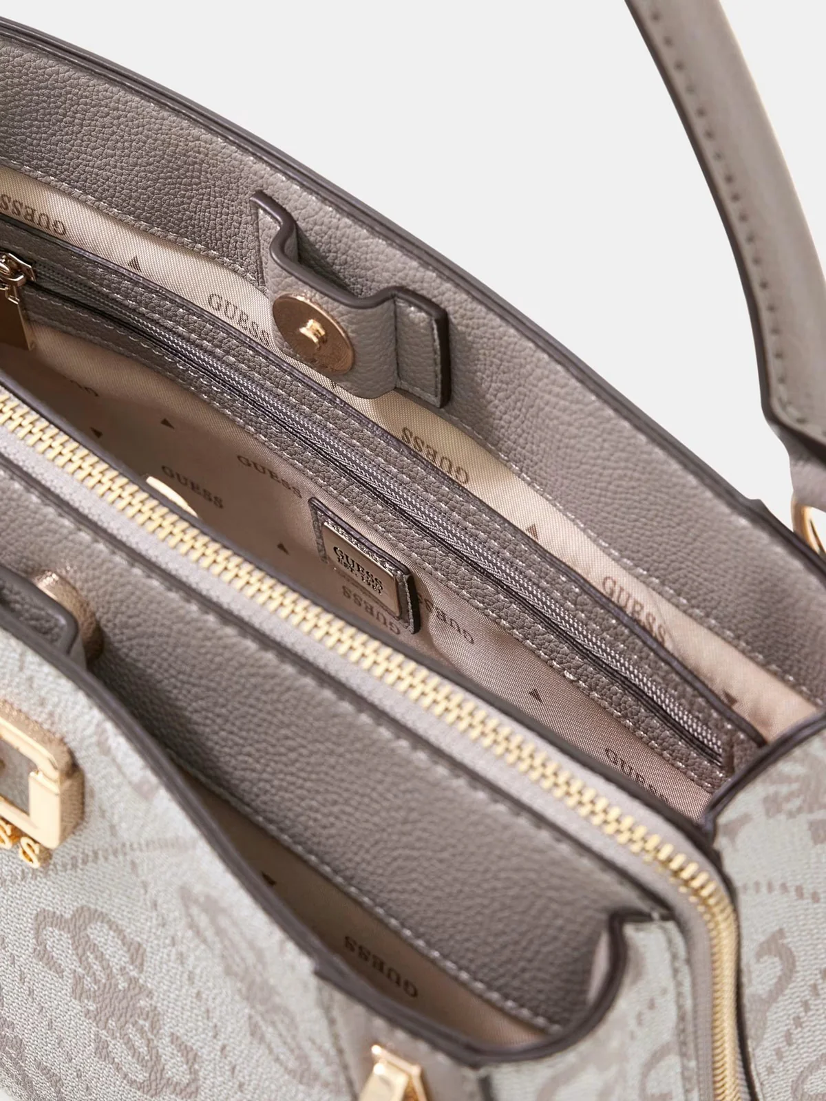 GUESS Borsa Donna KARNILLA LOGO GFRIEND SATHEL HWOS99 01060 DKO DARK TAUPE LOGO - Image 3