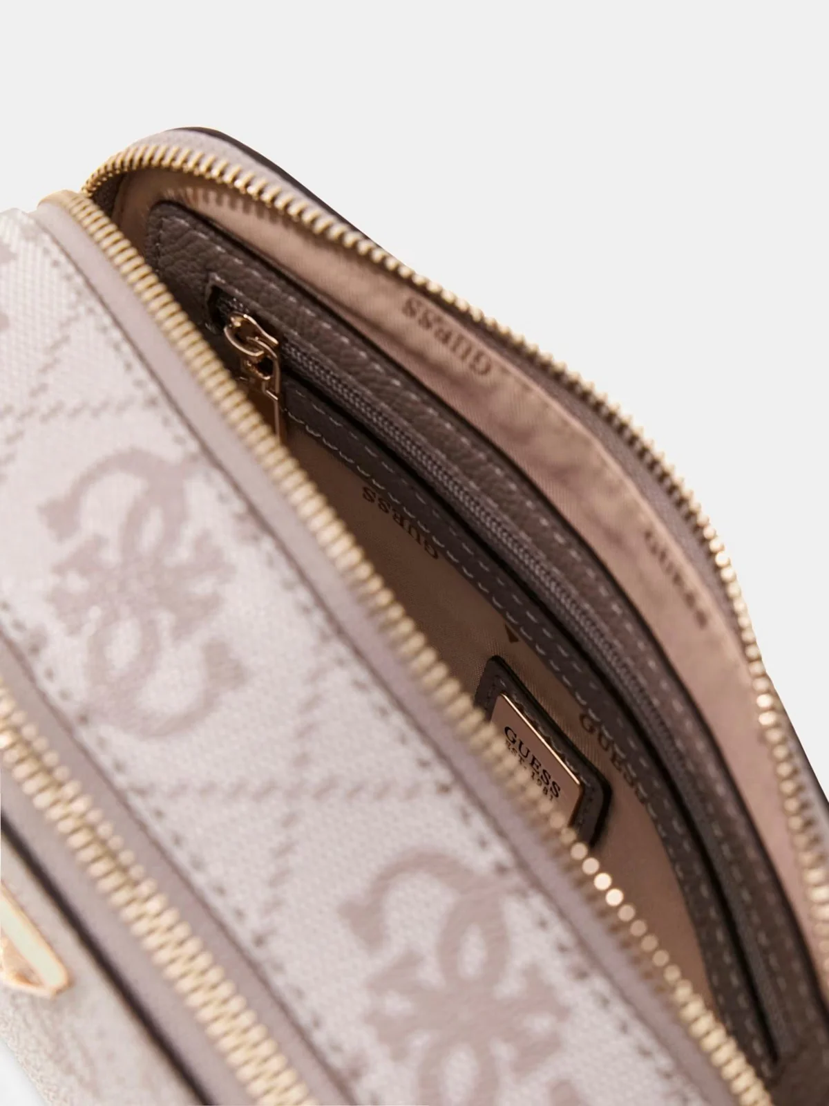 GUESS Borsa Donna NOELLE II CROSSBODY CAMERA HWSO96 72140 DKO DARK TAUPE LOGO - Image 4