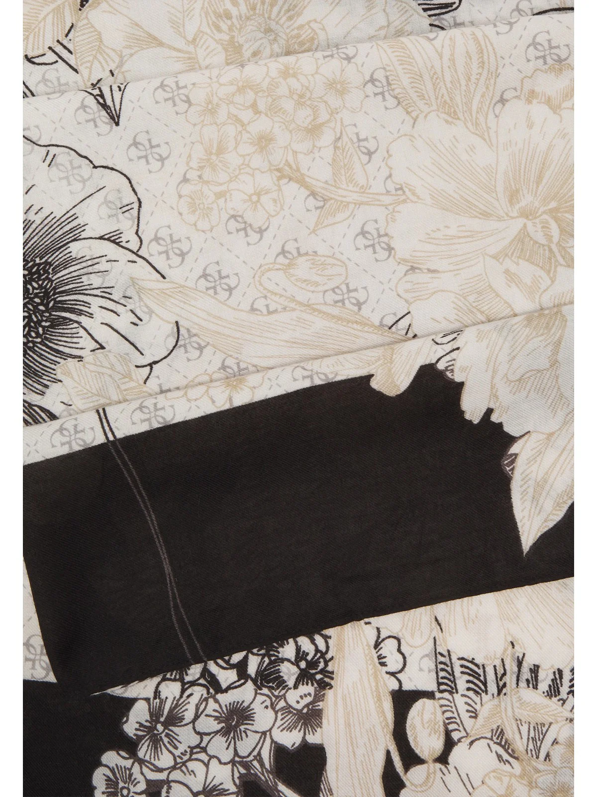GUESS Foulard Donna Kefiah 140X140 AW9988 POL03 BLA Nero - Image 3