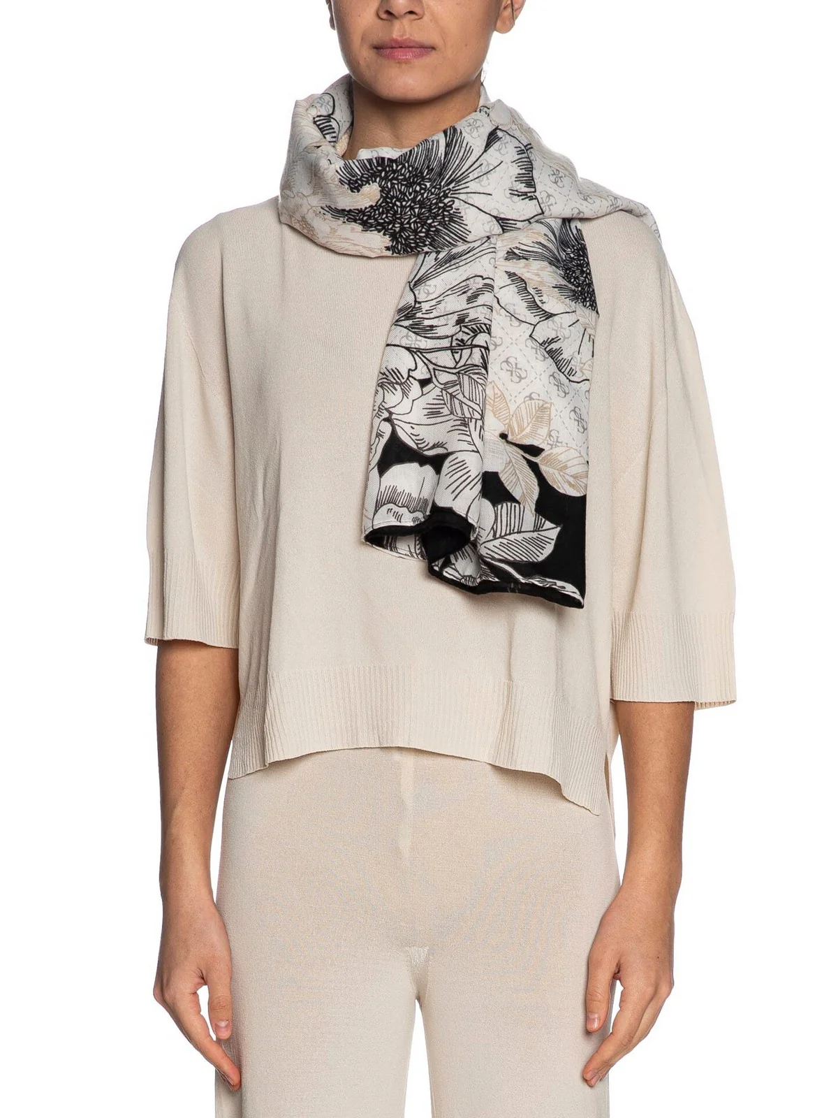 GUESS Foulard Donna Kefiah 140X140 AW9988 POL03 BLA Nero - Image 4