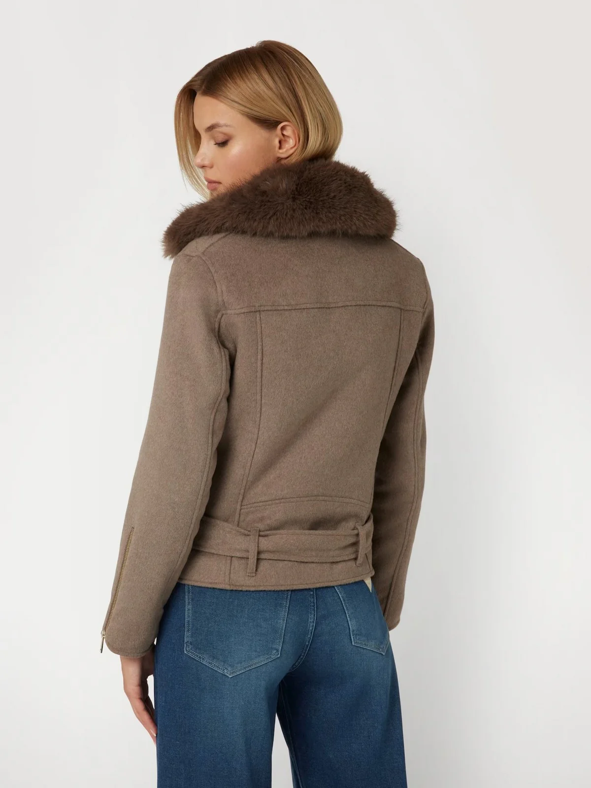 GUESS Giubbino Donna NANCY FAUX FUR JACKET W4BL30 WGJG2 F1BM Beige - Image 3
