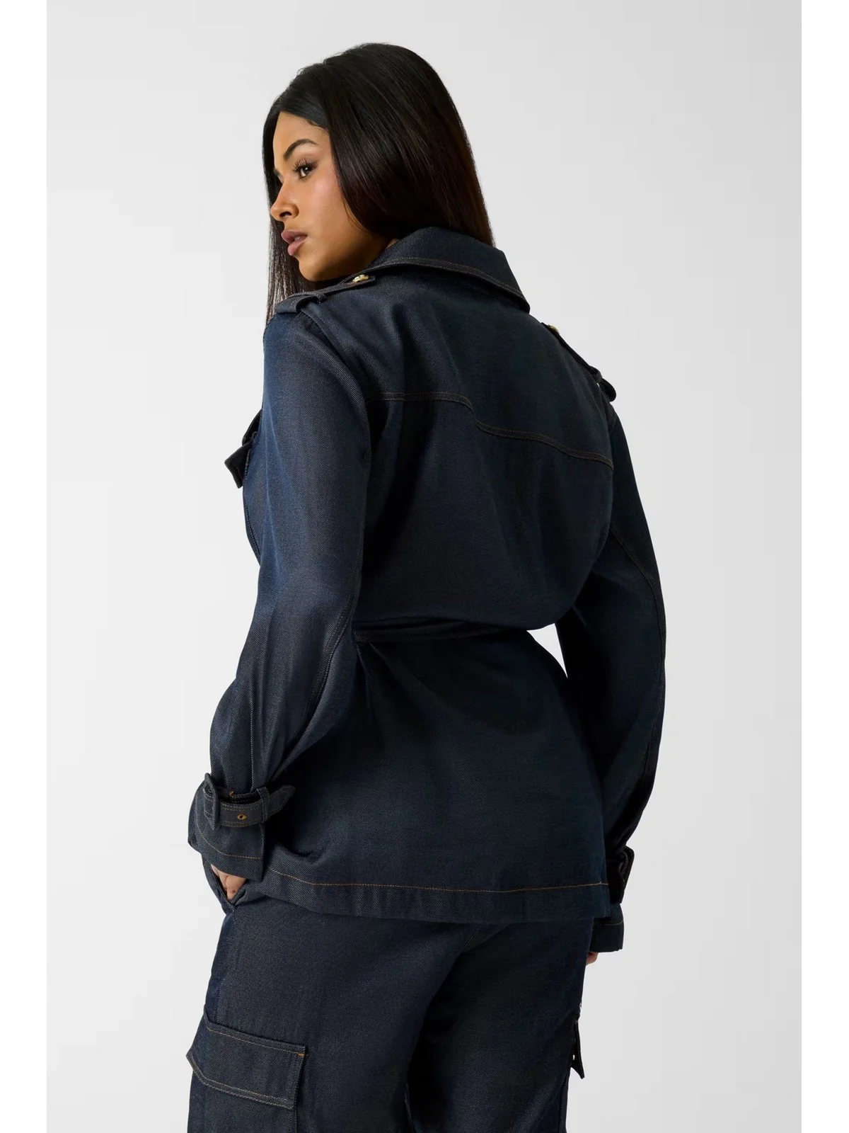 GUESS Giubbino Donna REGINE SHORT FLUID TRENCH W6RL50 WL842 FB6C INDIGO BLUE - Image 4