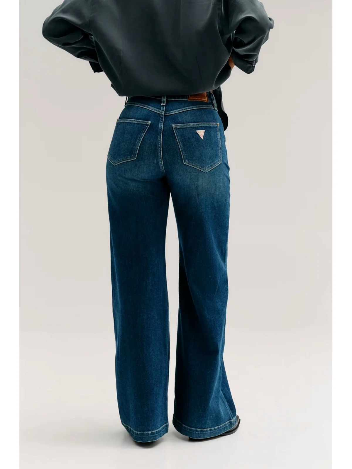 GUESS Jeans Donna BELLAGIO W6RA1C D6883 TPBE TULIP BELLE - Image 4