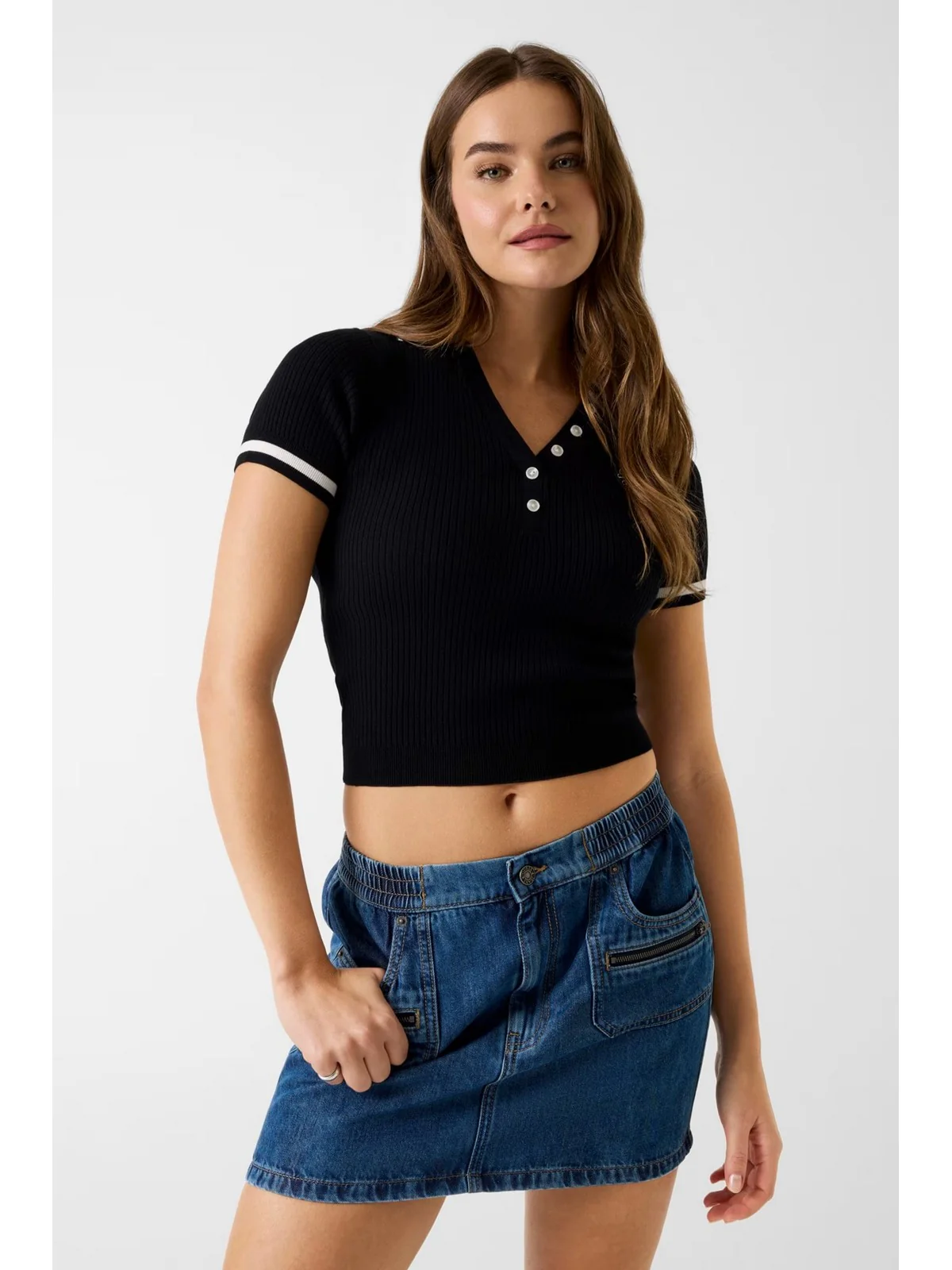 GUESS Maglia Donna GJ SS RIB POLO EMB SWTR W6GRZ1 Z3P32 JBLK Jet Black A996 - Image 2