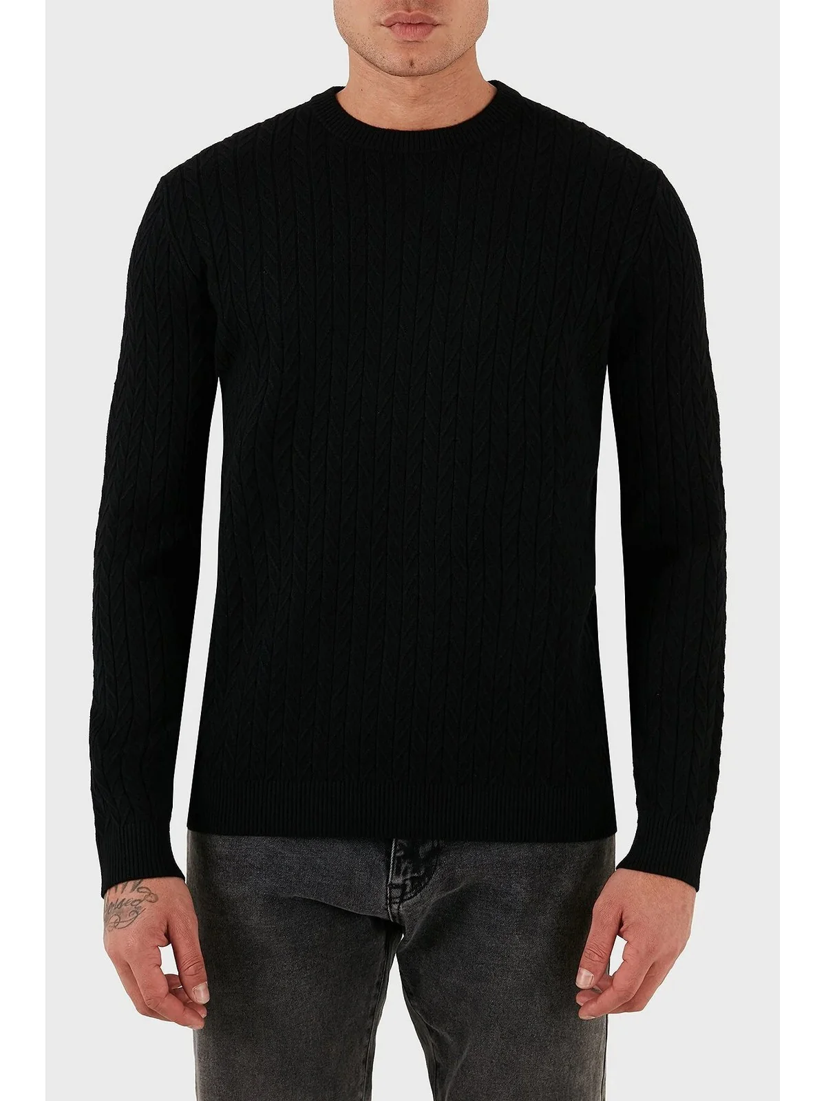 GUESS Maglione Uomo LS CN IVAN CHEVRON SWTR M5BR41 Z2ZK2 JBLK Jet Black A996 - Image 2
