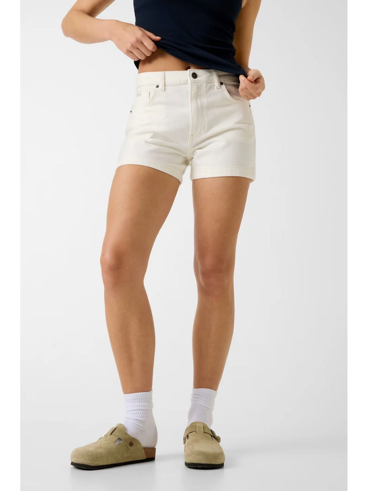 GUESS Pantaloncino Donna GJ HIGHWAIST MOM SHORT W5GD0S D5M62 GJWI GJ NATURAL WHITE - Image 2