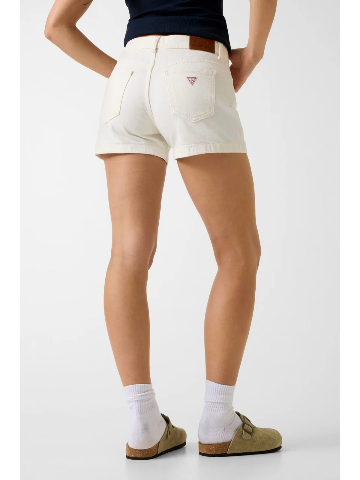 GUESS Pantaloncino Donna GJ HIGHWAIST MOM SHORT W5GD0S D5M62 GJWI GJ NATURAL WHITE - Image 4