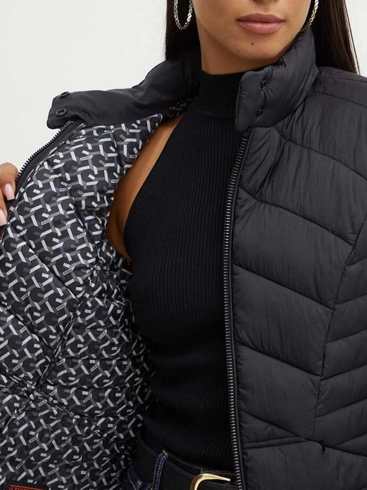 GUESS Piumino Donna LS JULIANE PUFFER W4YL39 WGAE2 JBLK Nero - Image 4
