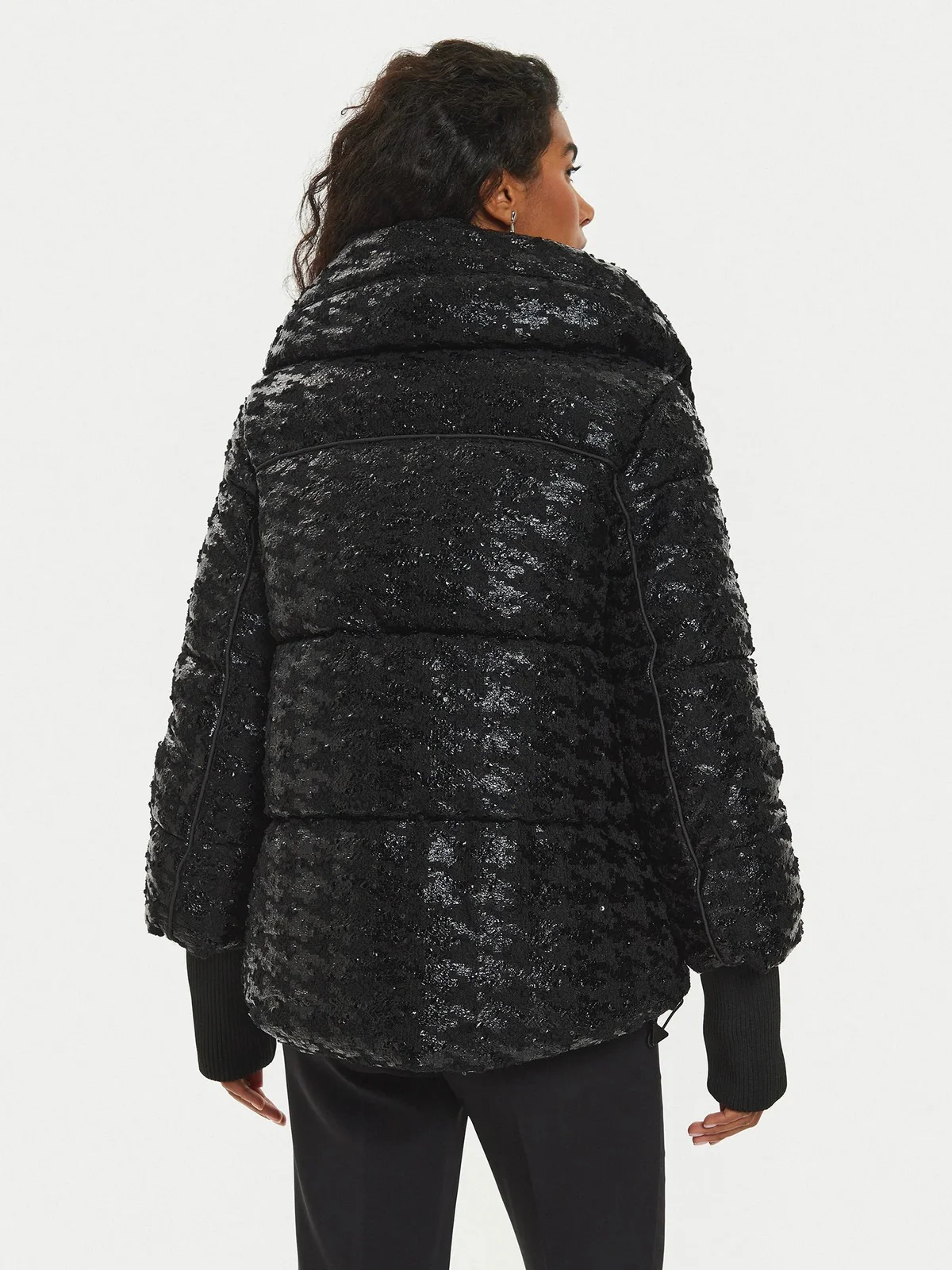GUESS Piumino Donna MELIE HOUNDSTOOTH PUFFER W4BL57 WGL40 FS27 Nero - Image 3