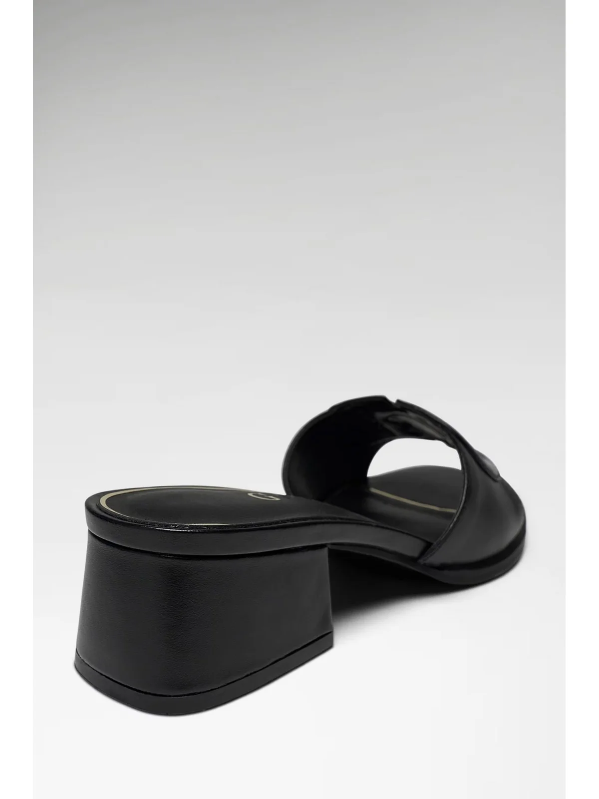 GUESS Sandalo Donna CERINNA FLJCNN LEP03 BLACK BLACK - Image 4