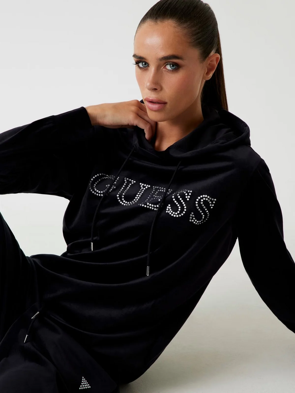 GUESS SPORT Felpa Donna  V4RQ25 K0232 JBLK Jet Black A996 - Image 3