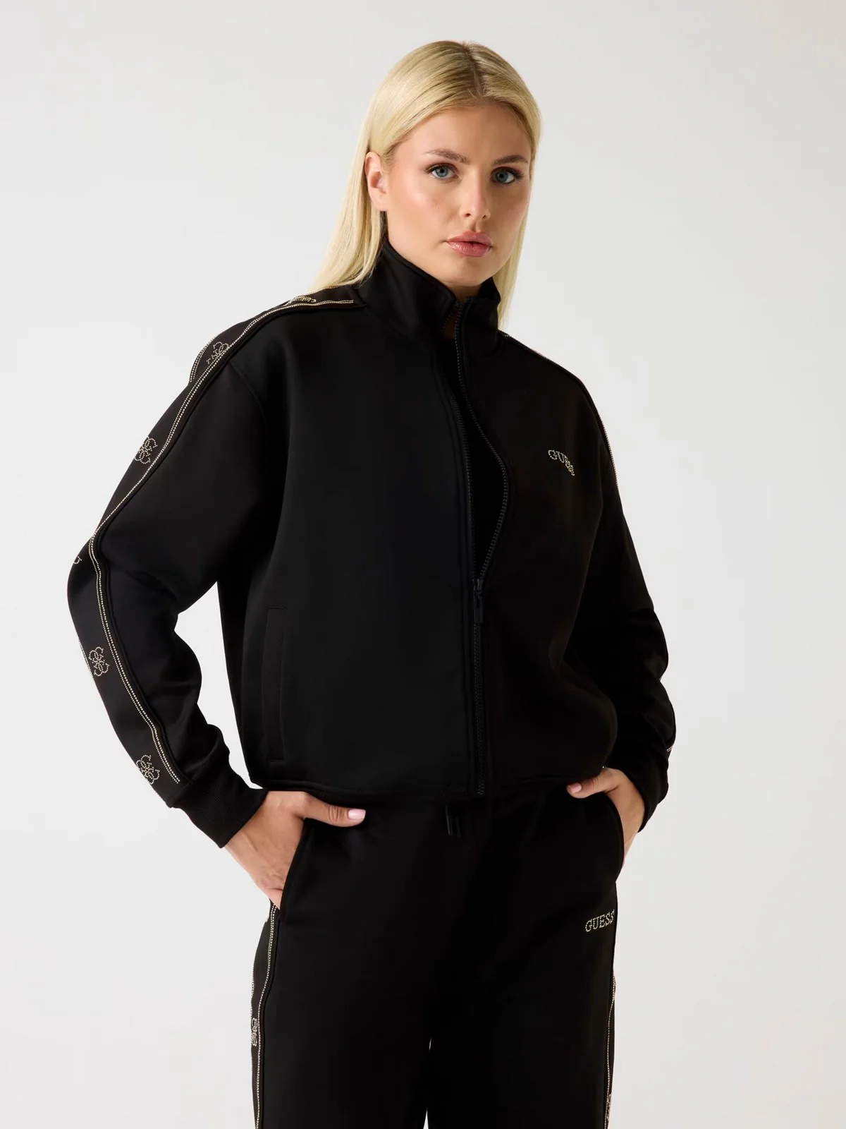 GUESS SPORT Felpa Donna  V5BQ15 KCX22 JBLK Jet Black A996 - Image 2