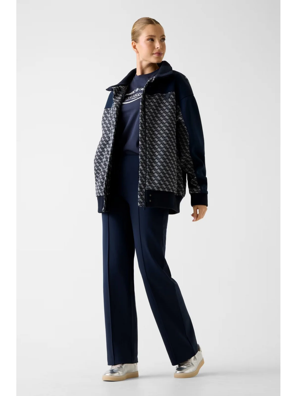 GUESS SPORT Giubbino Donna MAYA 4G FULL ZIP JACKET V6RL08 K2042 FJBB 4G JACQUARD MOON - Image 3