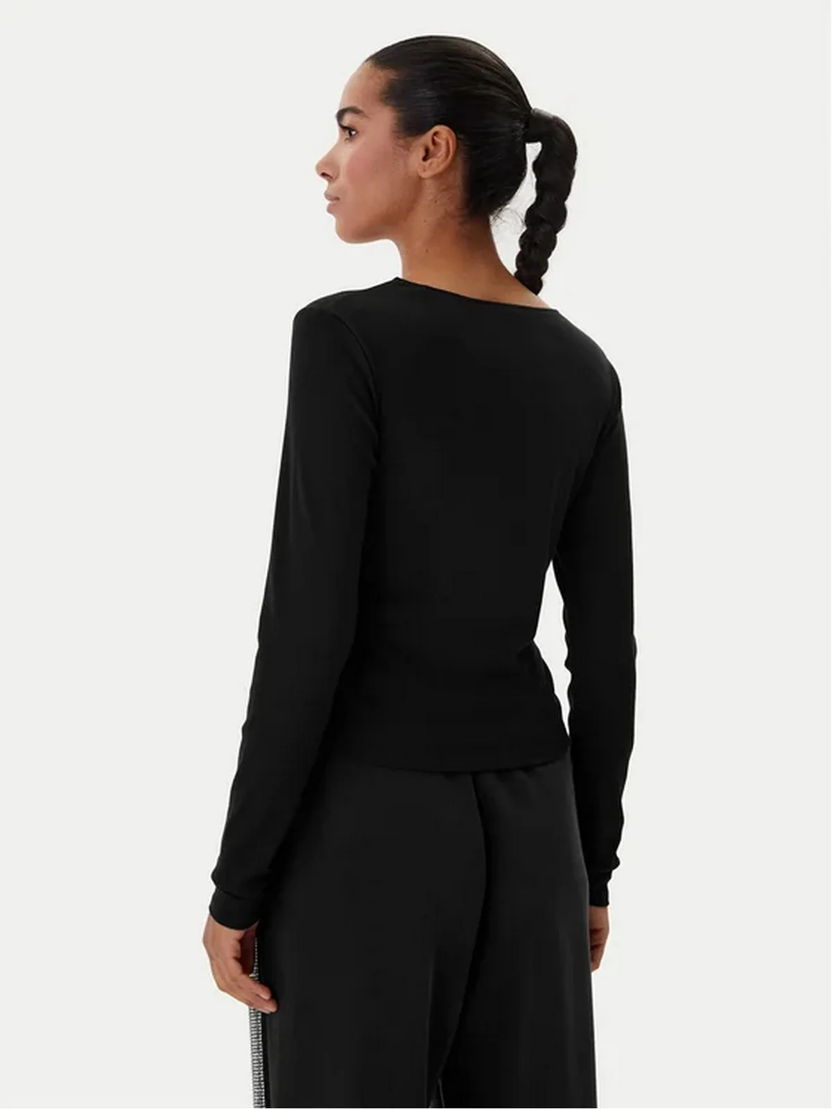 GUESS SPORT Maglia Donna NAT RIB LS TOP V6RP08 KD932 JBLK Jet Black A996 - Image 3