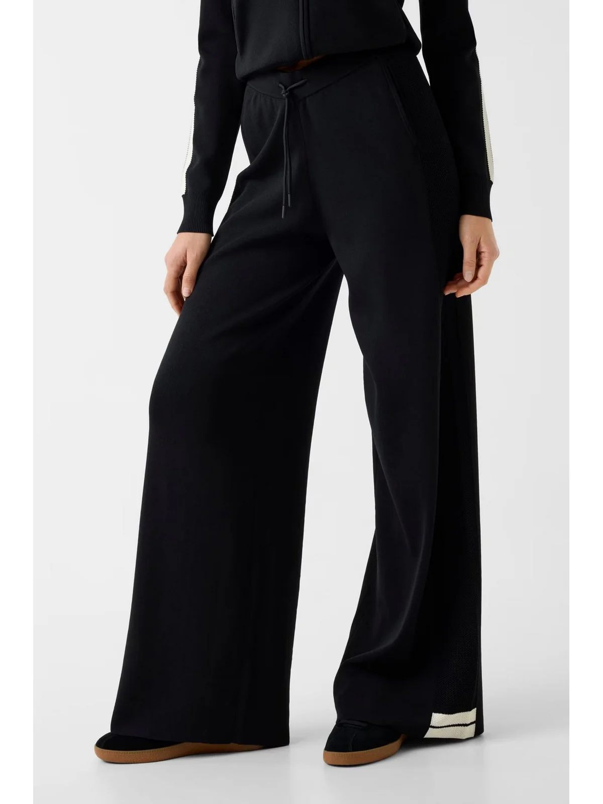 GUESS SPORT Pantalone Donna GABRY STRAIGHT PANT SWTR V6GB06 Z0651 JBLK Jet Black A996 - Image 3