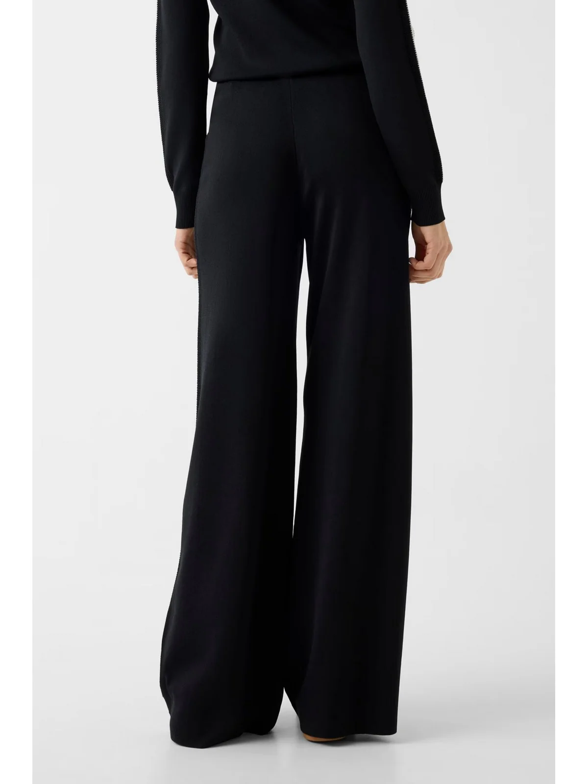 GUESS SPORT Pantalone Donna GABRY STRAIGHT PANT SWTR V6GB06 Z0651 JBLK Jet Black A996 - Image 4