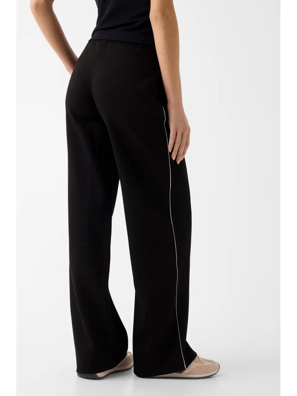 GUESS SPORT Pantalone Donna GEORGIA WIDE LEG PANTS V6RB00 KD852 JBLK Jet Black A996 - Image 4