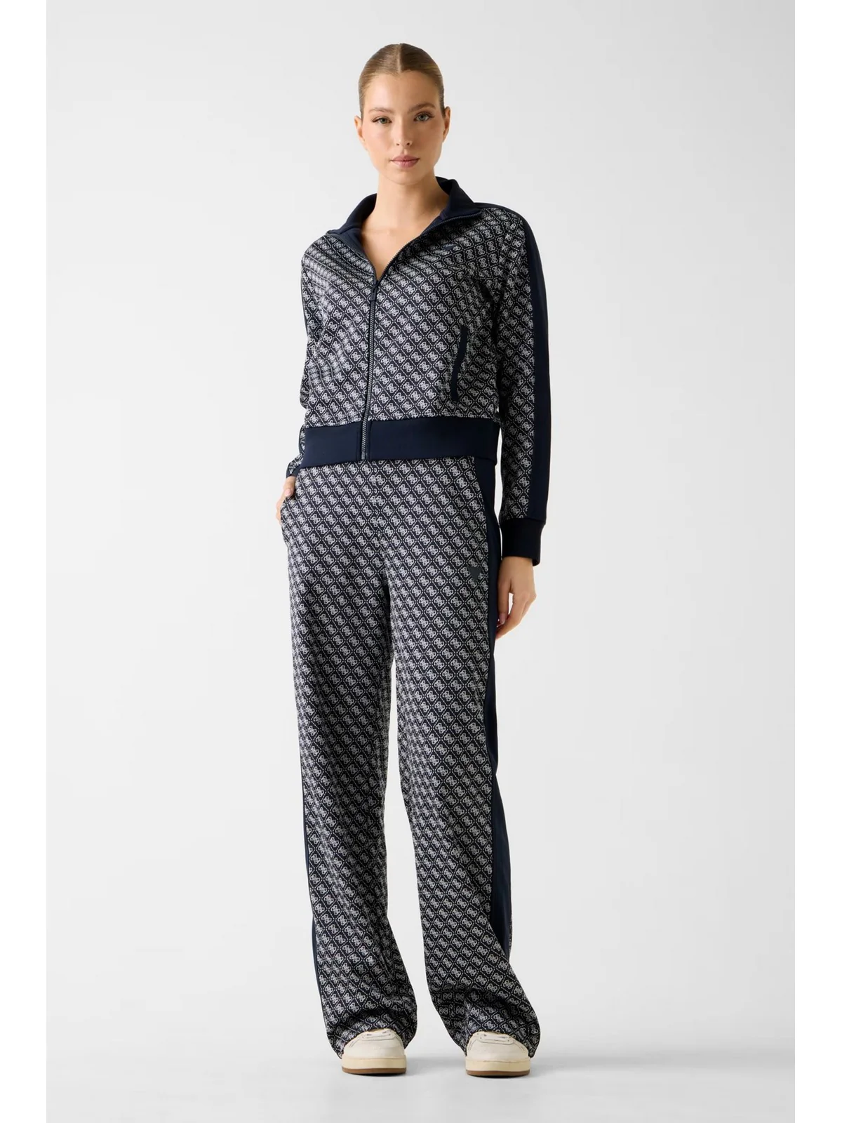 GUESS SPORT Pantalone Donna MAYA 4G WIDE LEG PANTS V6RB09 K2042 FJBB 4G JACQUARD MOON - Image 3