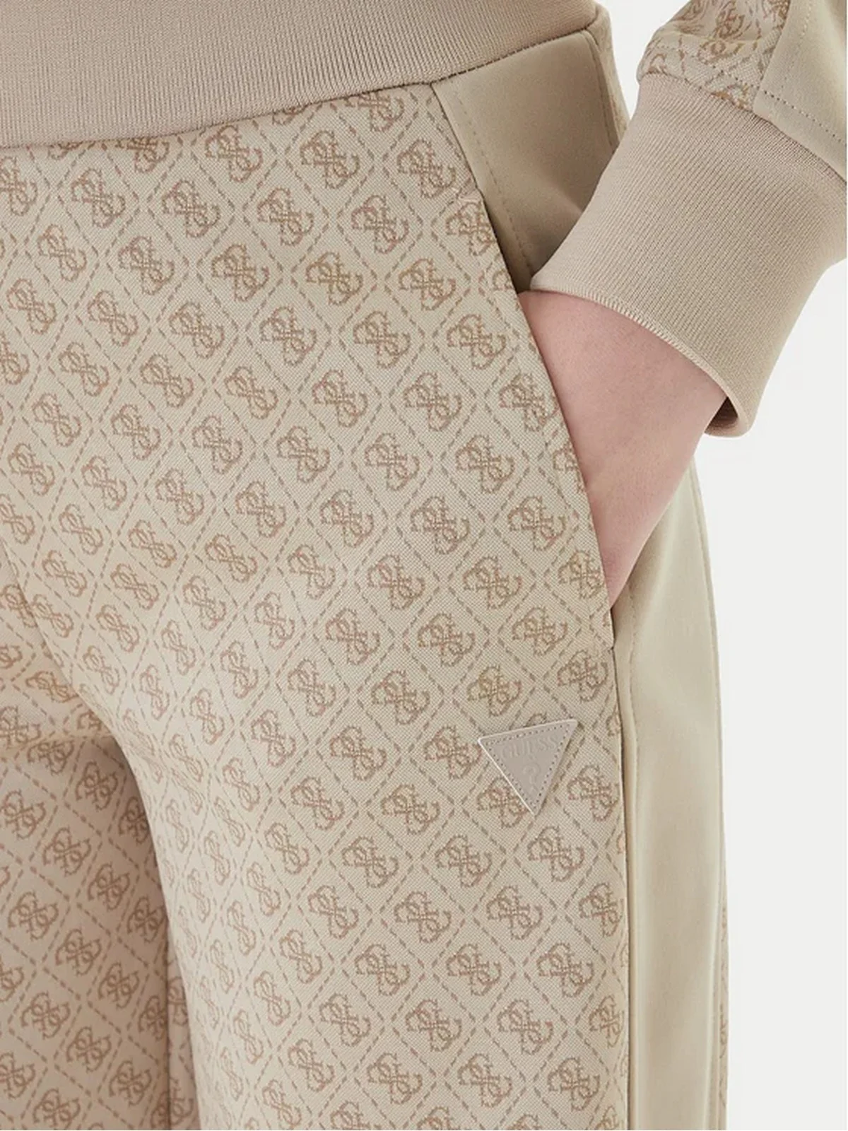 GUESS SPORT Pantalone Donna MAYA 4G WIDE LEG PANTS V6RB09 K2042 FNN0 4G JACQUARD LIGHT MI - Image 3