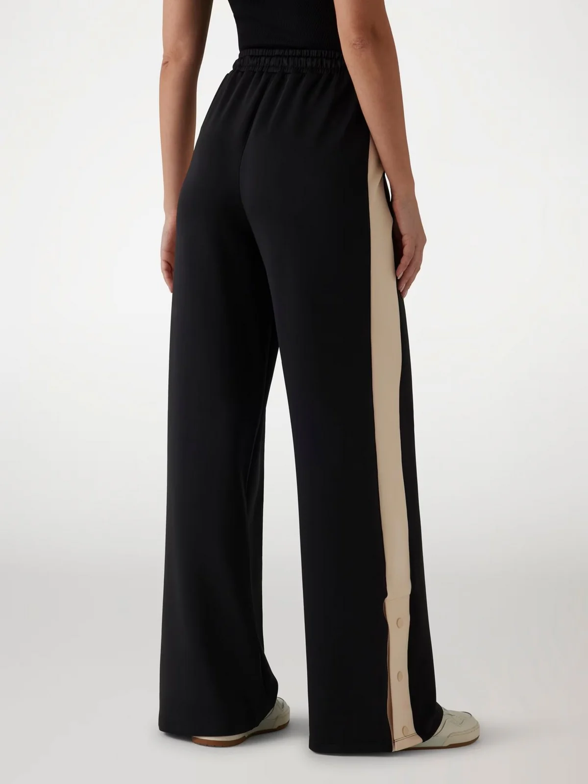 GUESS SPORT Pantalone Donna SUZANNE STRAIGHT LEG V5RB00 KCO72 G1I9 Nero - Image 4