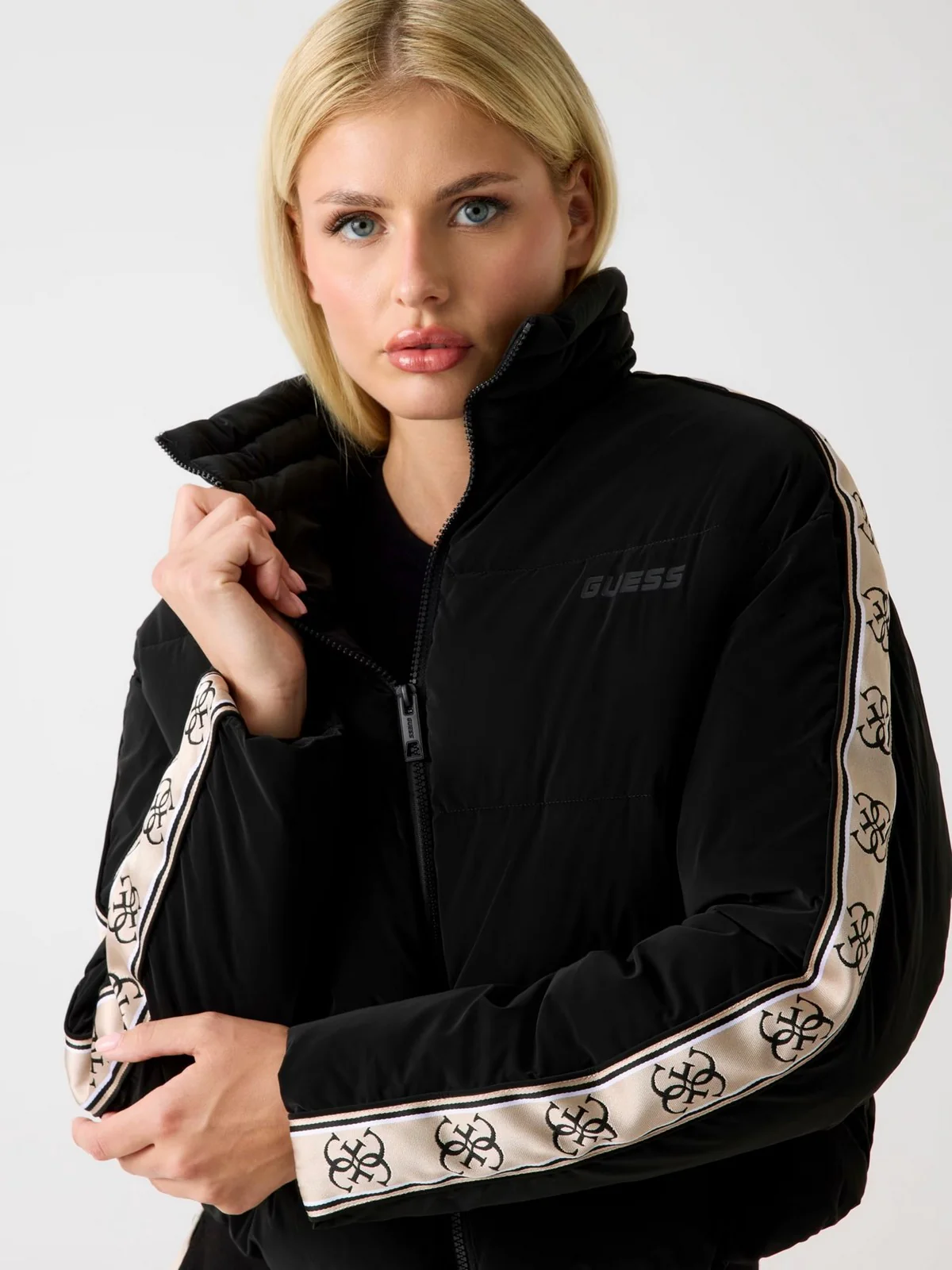 GUESS SPORT Piumino Donna  V5BL11 WGYC2 JBLK Jet Black A996 - Image 4