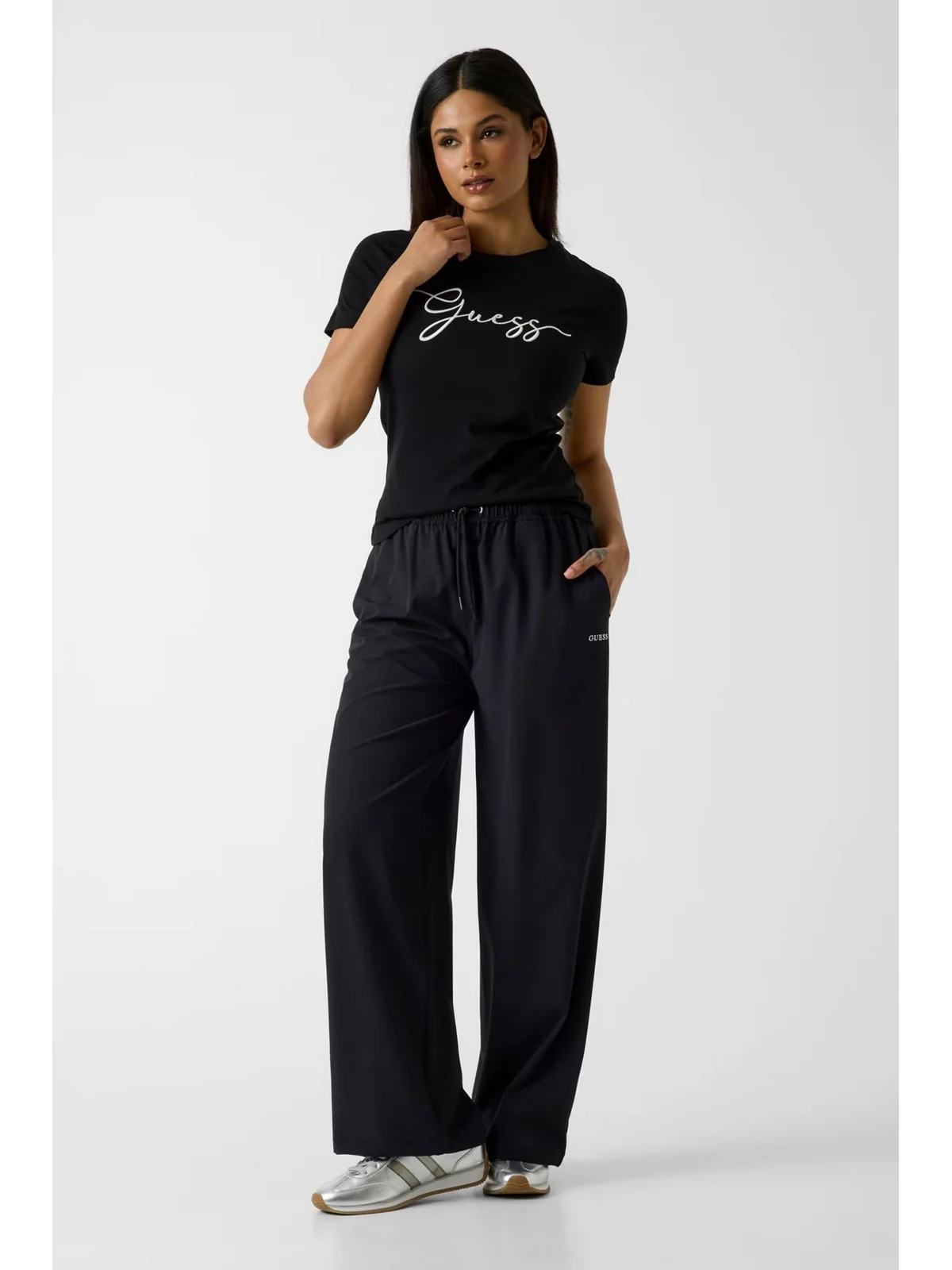 GUESS SPORT T-shirt Donna CIRCE SS CN T-SHIRT V6GI01 K2962 JBLK Jet Black A996 - Image 3