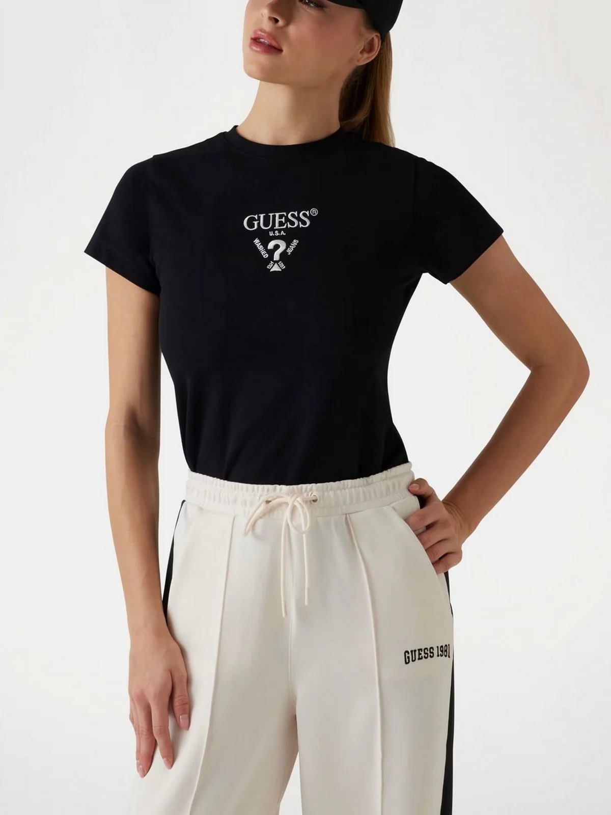 GUESS SPORT T-shirt Donna COLETTE SS TEE V4YI21 KCDH1 JBLK Nero - Image 2