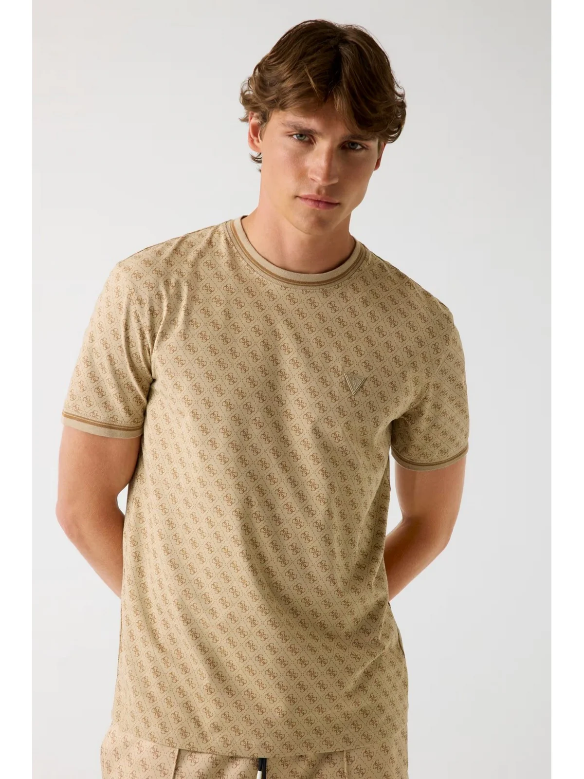 GUESS SPORT T-shirt Uomo MARSHALL T-SHIRT Z2YI05 J1314 P13W 4G AOP BEIGE BLANCO - Image 2