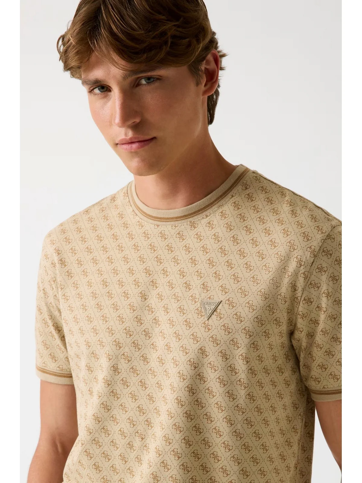 GUESS SPORT T-shirt Uomo MARSHALL T-SHIRT Z2YI05 J1314 P13W 4G AOP BEIGE BLANCO - Image 5
