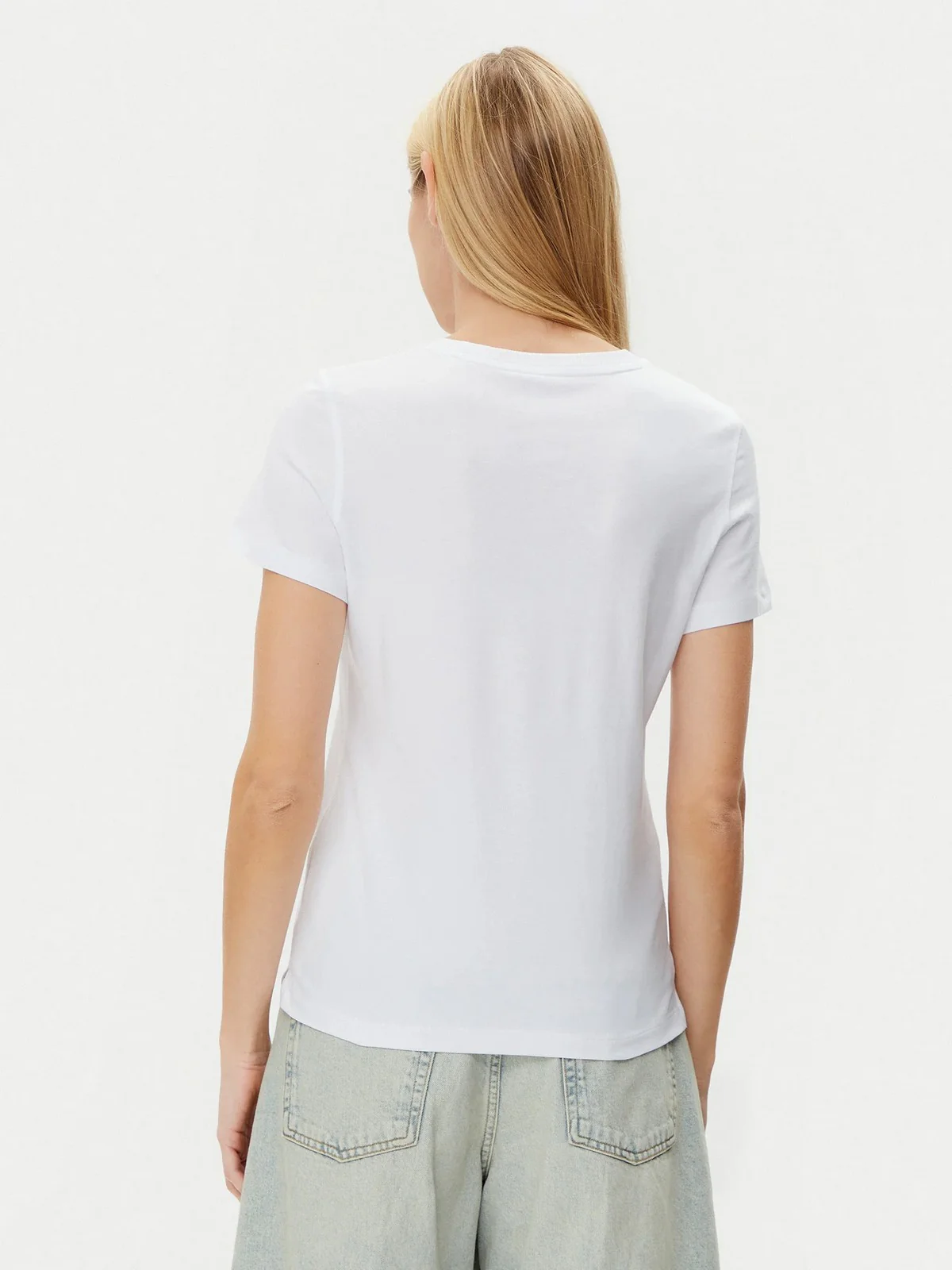 GUESS T-shirt Donna CN SS LOVE TRIANGLE TEE W5GI05 I3Z14 G011 Bianco - Image 3