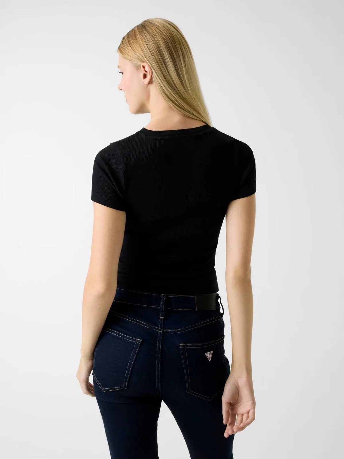 GUESS T-shirt Donna GJ SL CN EMBRO SLIM TEE W6RP21 KA0H1 JBLK Jet Black A996 - Image 3