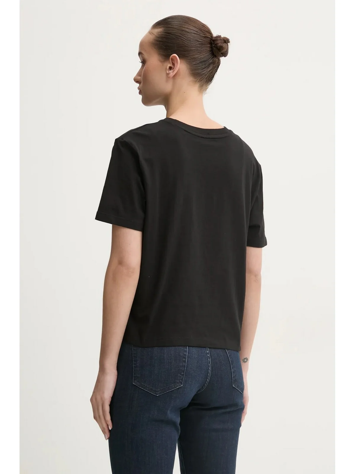 GUESS T-shirt Donna GJ SS CN BOXY EMBRO LOGO TEE W5RI42 K8HM0 JBLK Jet Black A996 - Image 3