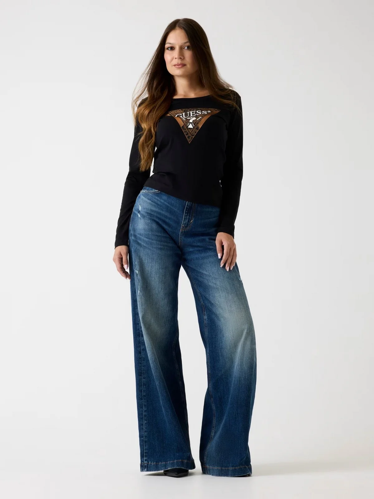 GUESS T-shirt Donna LS CN LEO TRIANGLE TEE W5BI75 J1314 JBLK Jet Black A996 - Image 3