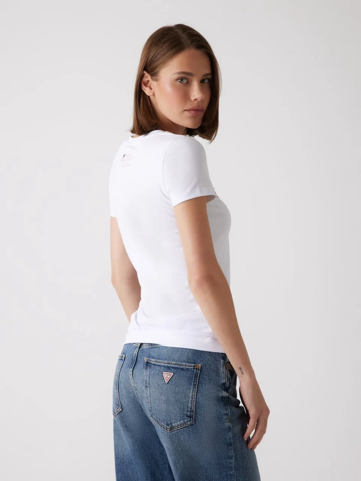 GUESS T-shirt Donna SS CN CHEETA LOGO TRIANGLE TEE W5RI22 J1314 G011 Bianco - Image 3