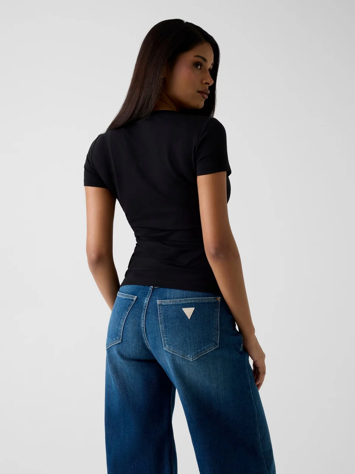 GUESS T-shirt Donna SS CN GUESS SCRIPT TEE W6RI24 J1314 JBLK Jet Black A996 - Image 3