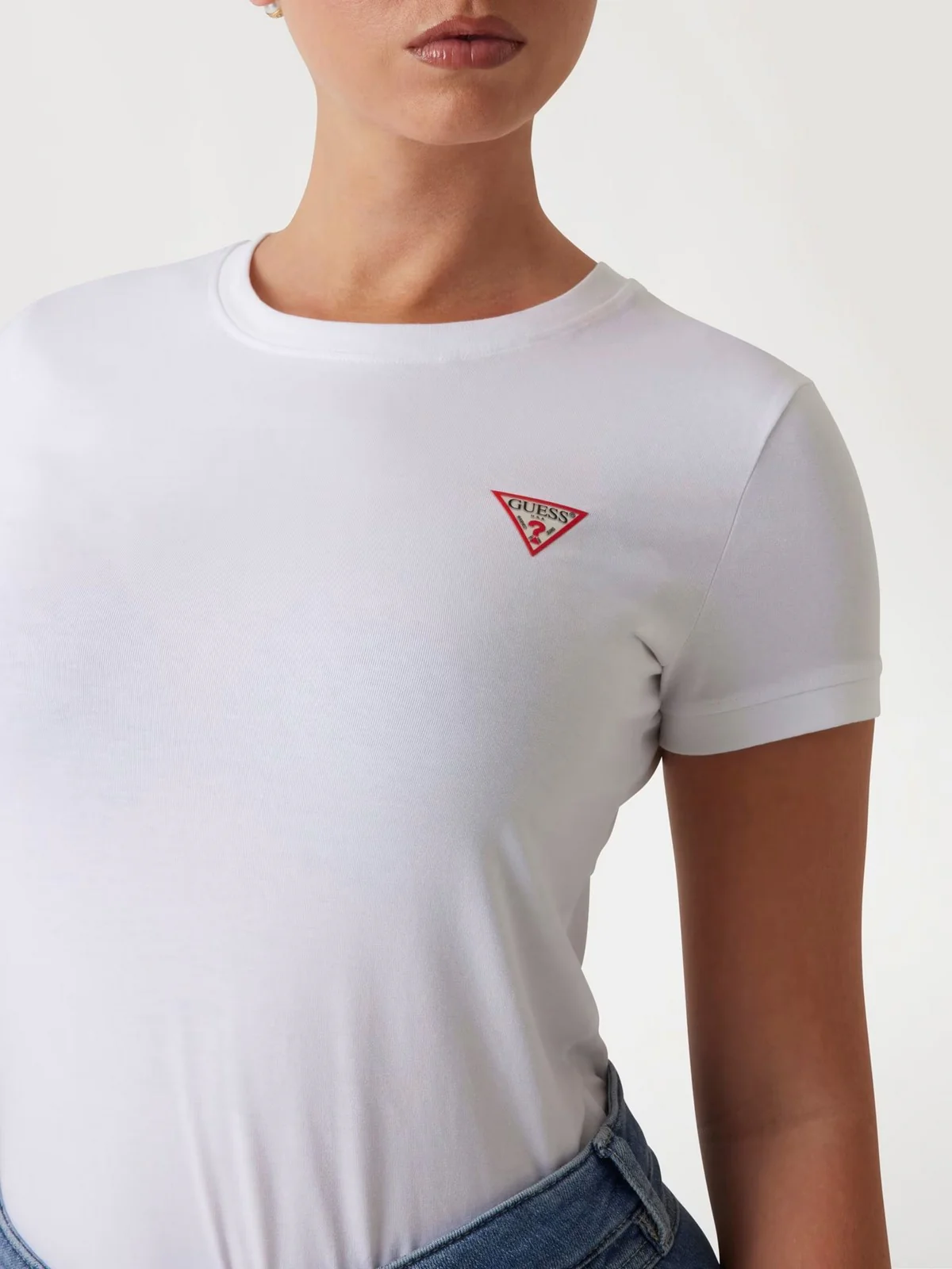 GUESS T-shirt Donna SS CN MINI TRIANGLE TEE W2YI44 J1314 G011 PURE WHITE - Image 3