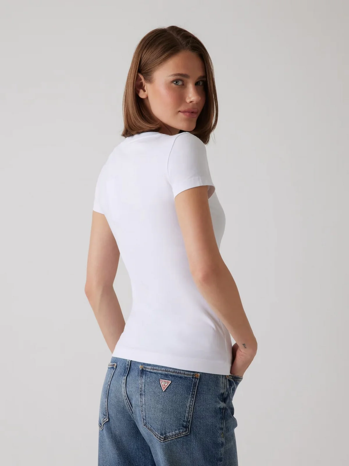 GUESS T-shirt Donna SS CN ROSES PRINT W5RI03 J1314 G011 Bianco - Image 3