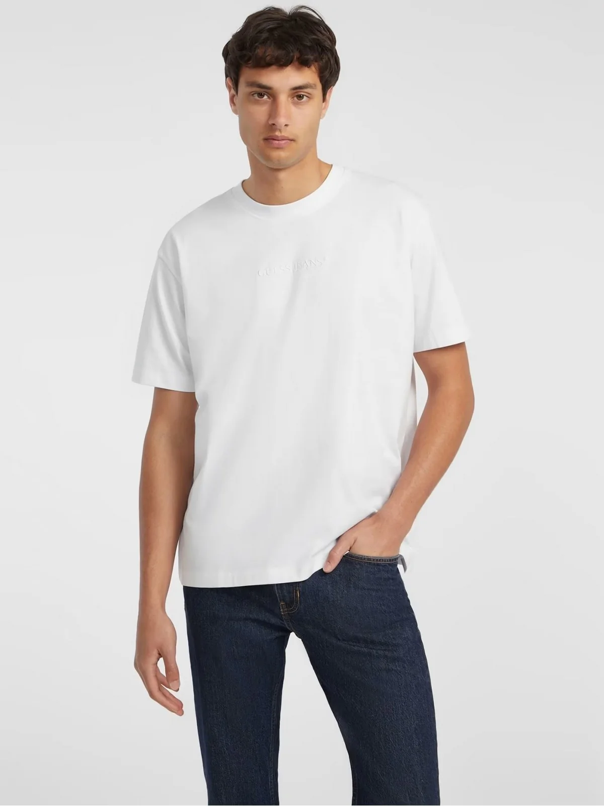 GUESS T-shirt Uomo GJ SS CN OS LOGO EMB TEE M4YI44 K8FQ4 G011 PURE WHITE - Image 2